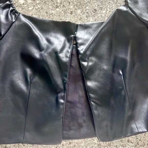 Lulu's Black Faux Leather Puff Sleeve Crop Top - Size M ⭐🖤 - Picture 6 of 13